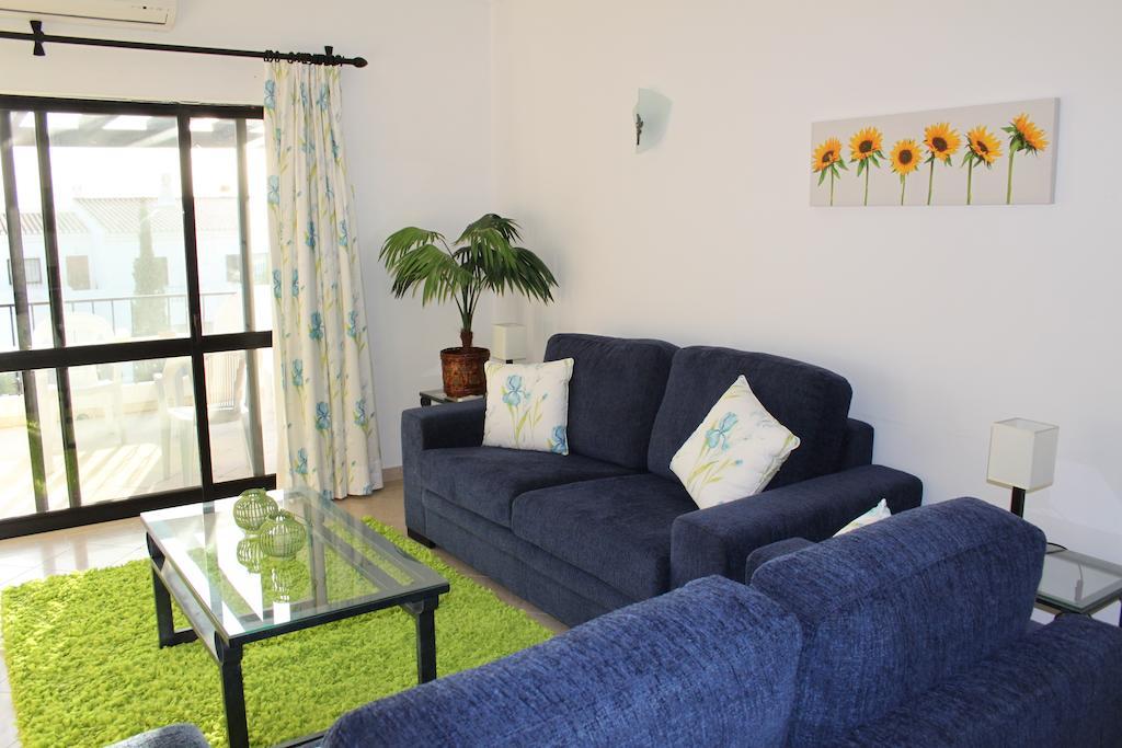 Alto Club Apartments ألفور الغرفة الصورة